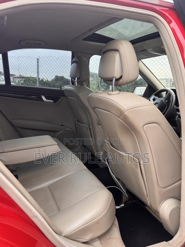 Mercedes-Benz C250 2012 Red