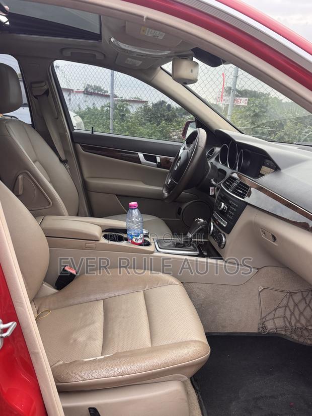 Mercedes-Benz C250 2012 Red
