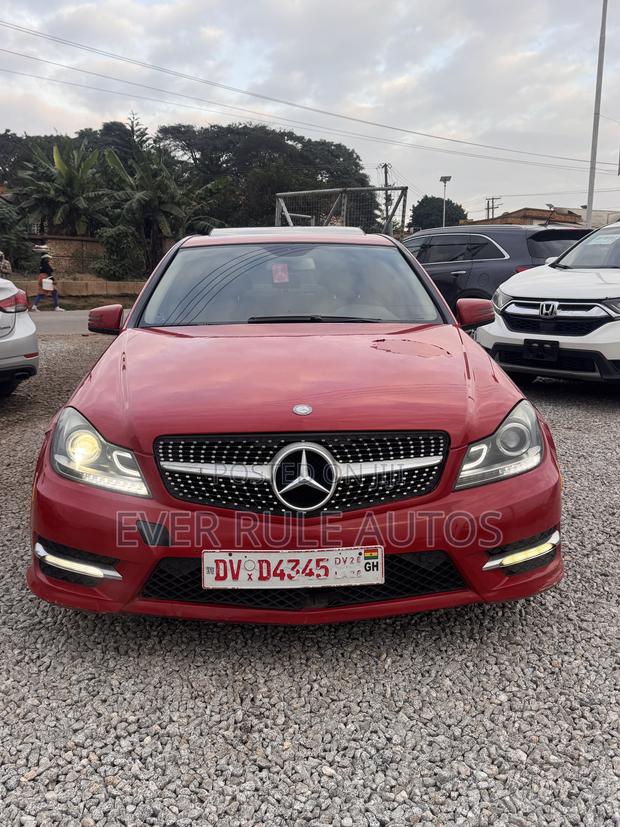 Mercedes-Benz C250 2012 Red