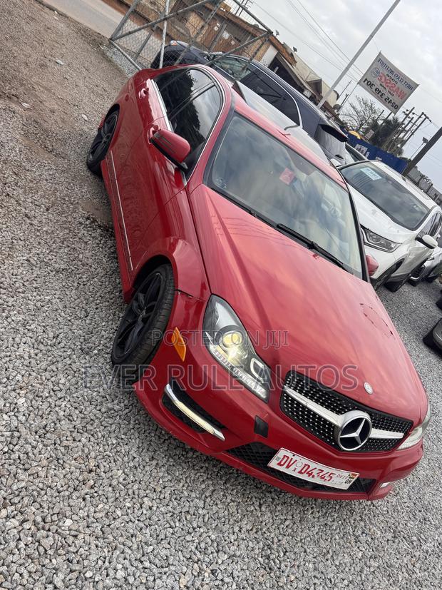 Mercedes-Benz C250 2012 Red