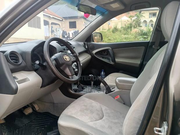 Toyota RAV4 2.5 Limited 2012 Gray