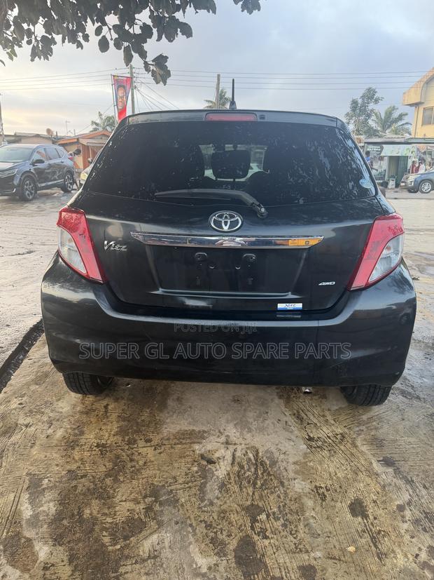 Toyota Vitz 1.3 FWD 5dr 2013 Black