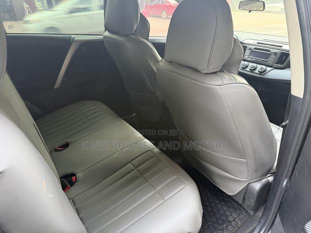 Toyota RAV4 XLE 4dr SUV (2.5L 4cyl 6A) 2015 Black