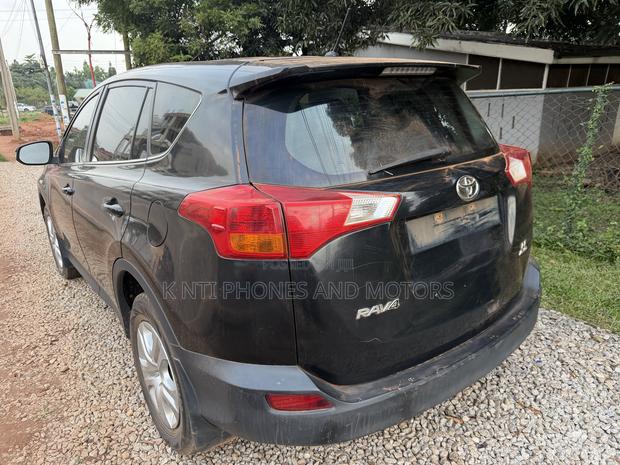Toyota RAV4 XLE 4dr SUV (2.5L 4cyl 6A) 2015 Black