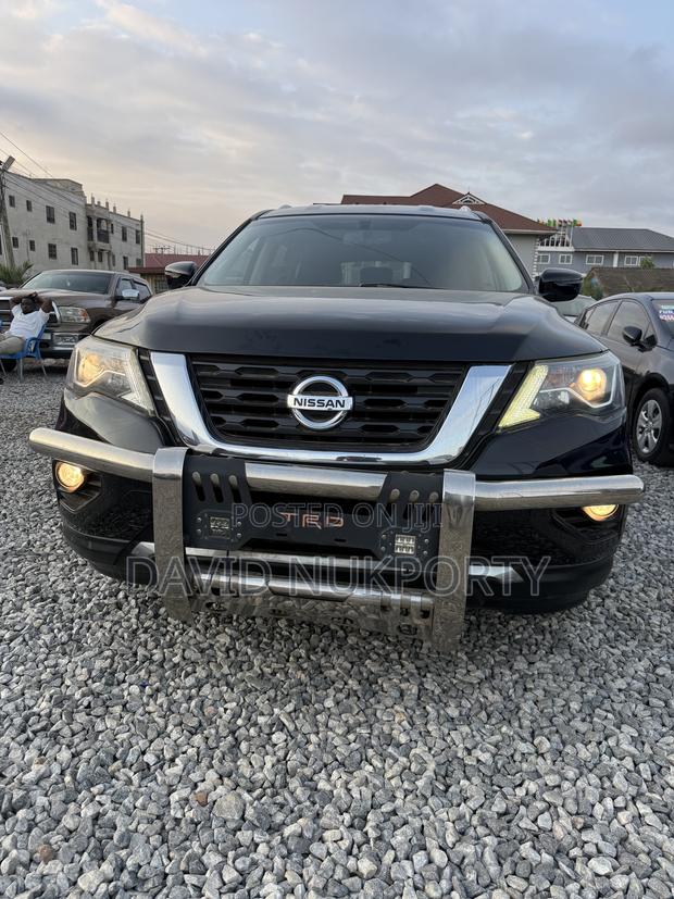 Nissan Pathfinder 2018 Black