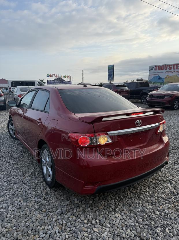 Toyota Corolla 2013 Red