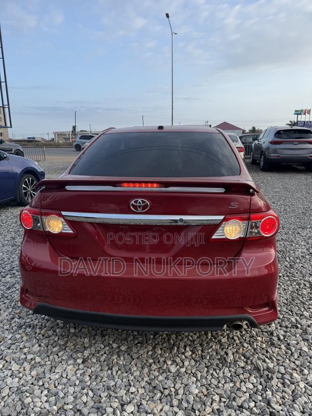 Toyota Corolla 2013 Red