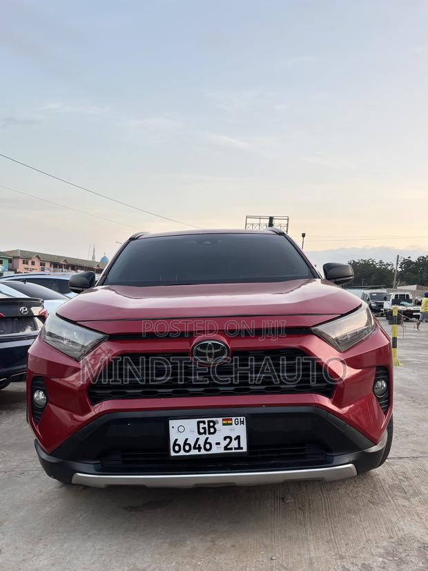 Toyota RAV4 LE AWD 2020 Red