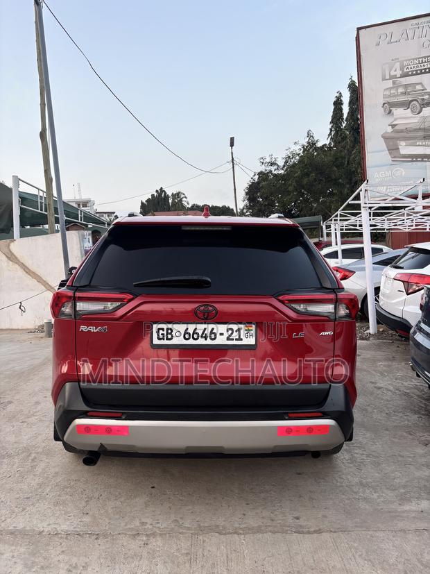 Toyota RAV4 LE AWD 2020 Red