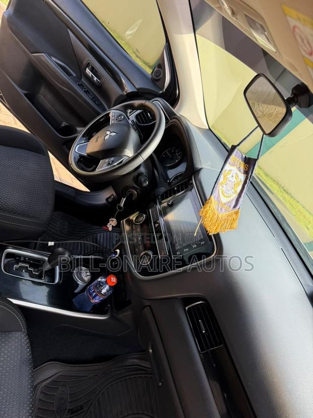 Mitsubishi Outlander ES AWC 2019 Black