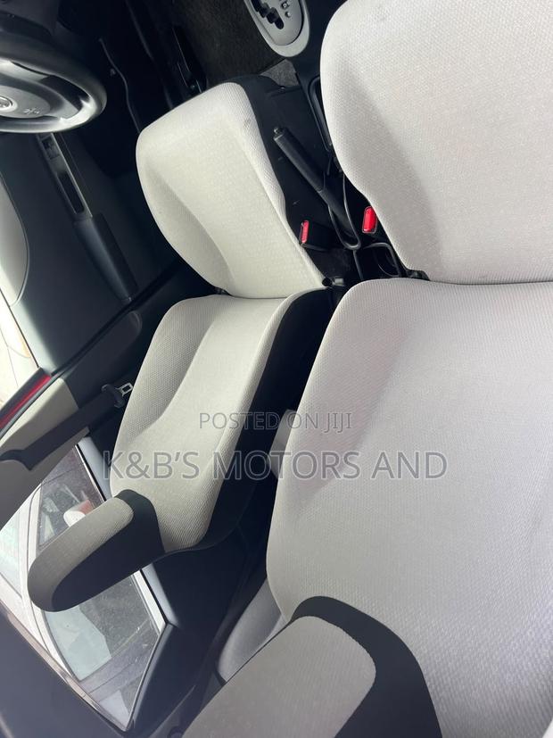 Toyota Vitz 1.3 AWD 5dr 2013 Red