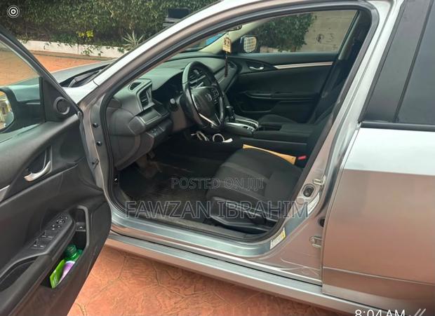 Honda Civic 2019 Gray