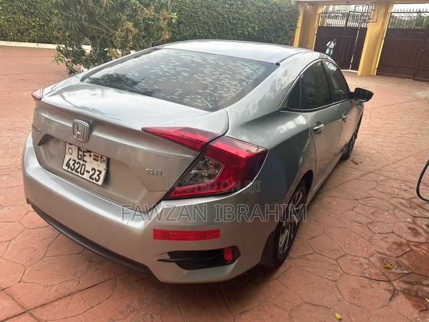 Honda Civic 2019 Gray
