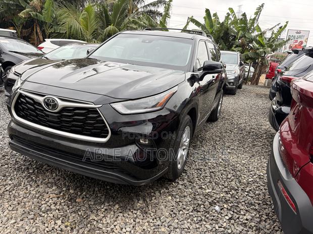 Toyota Highlander LE AWD 2023 Black