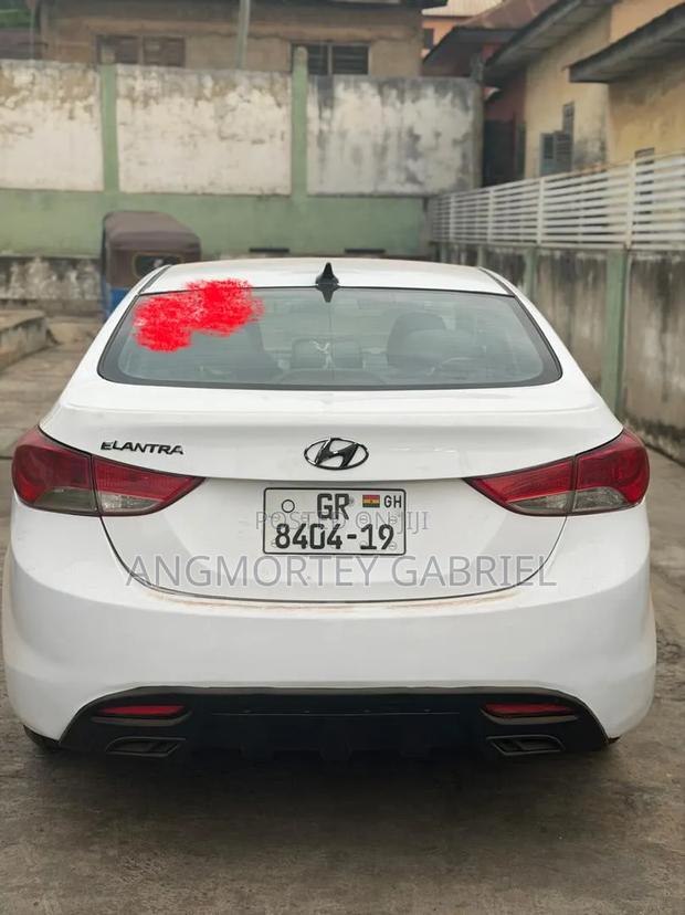 Hyundai Elantra 2013 White