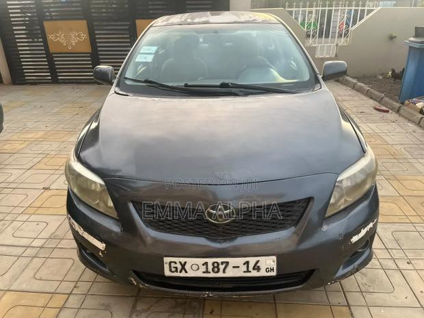 Toyota Corolla 2010 Gray