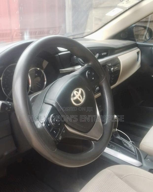 Toyota Corolla LE 4dr Sedan (1.8L 4cyl CVT) 2016 Gray
