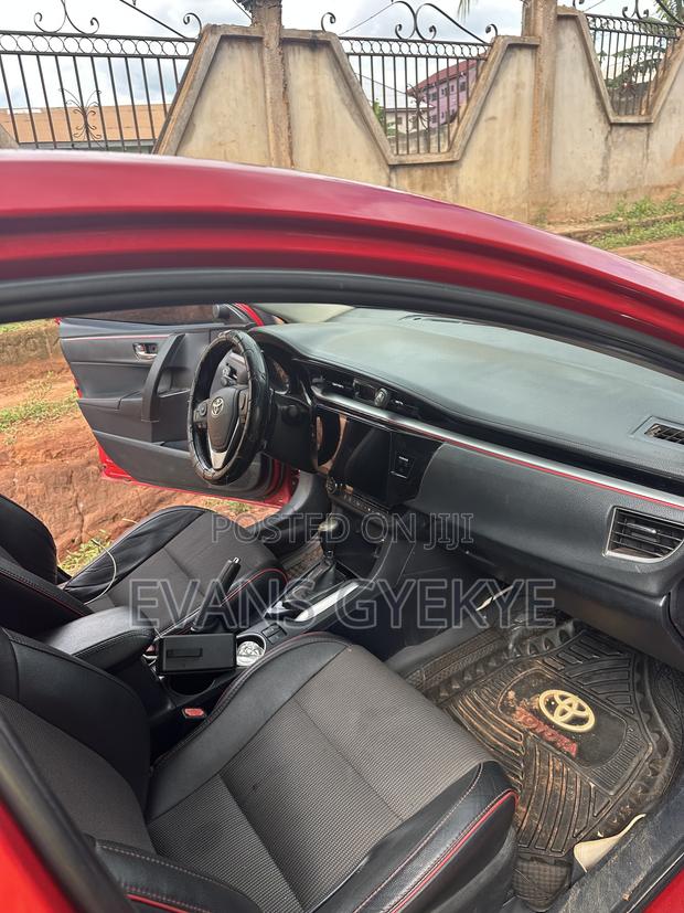 Toyota Corolla 2017 Red