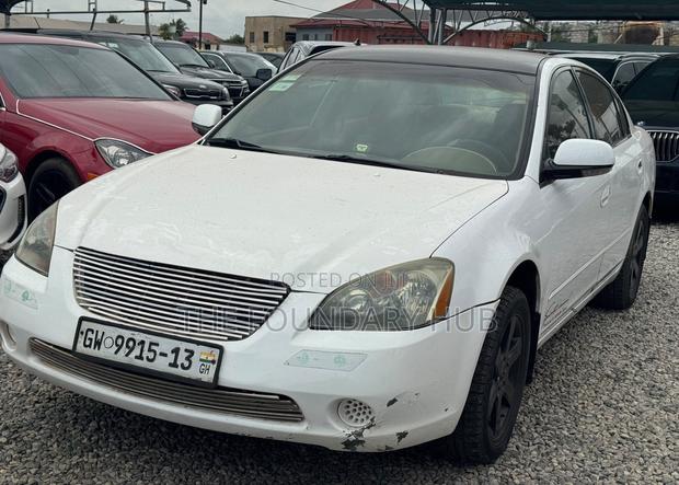 Nissan Altima 2.5 S Sedan 2011 White