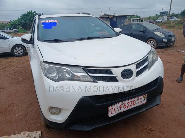 Toyota RAV4 2019 White