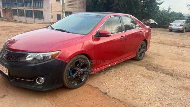 Toyota Camry 2014 Red