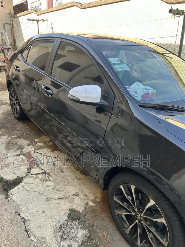 Toyota Corolla 2018 Black