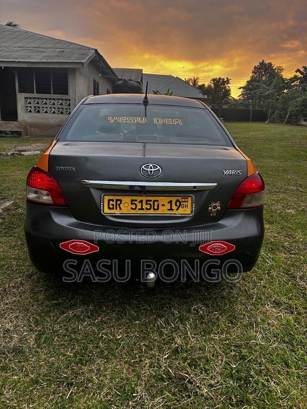 Toyota Yaris 1.5 2009 Gray