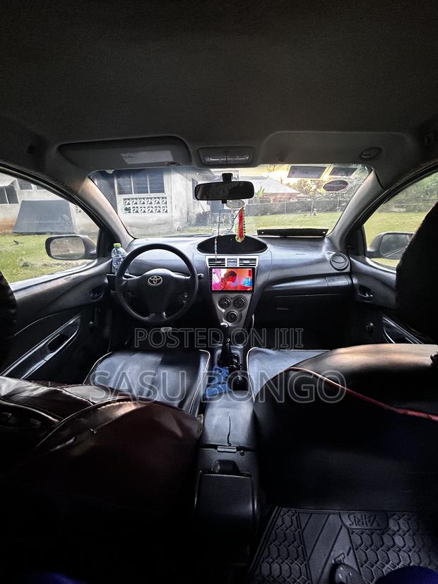 Toyota Yaris 1.5 2009 Gray