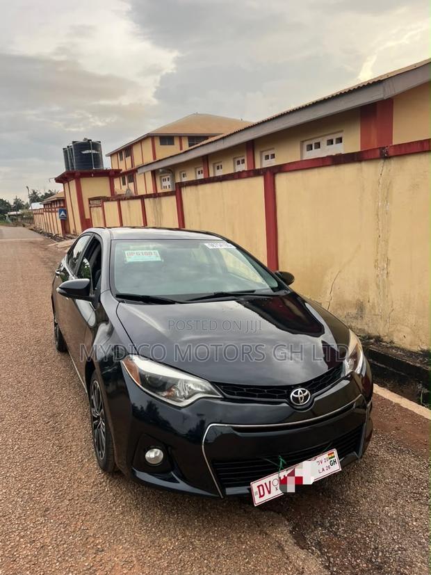 Toyota Corolla S 4dr Sedan (1.8L 4cyl CVT) 2016 Black