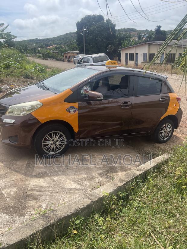 Toyota Vitz 1.3 AWD 3dr 2012 Brown