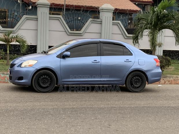 Toyota Yaris L Hatchback 3dr 2012 Blue
