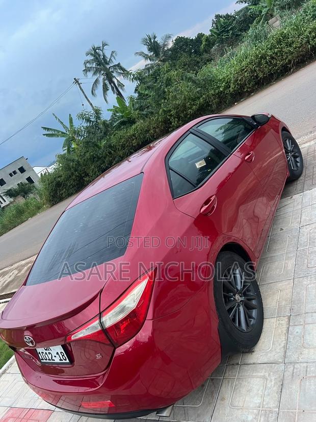 Toyota Corolla 2014 Red