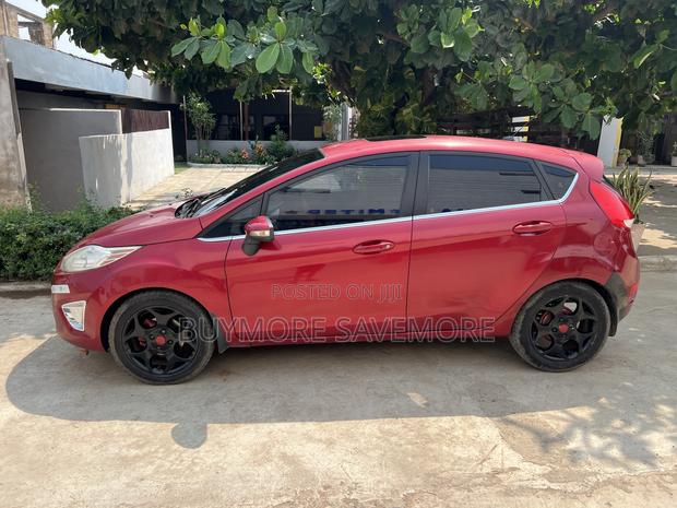 Ford Fiesta SES 2011 Red