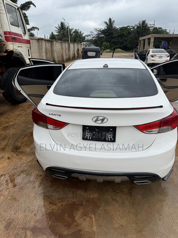 Hyundai Elantra 2013 White