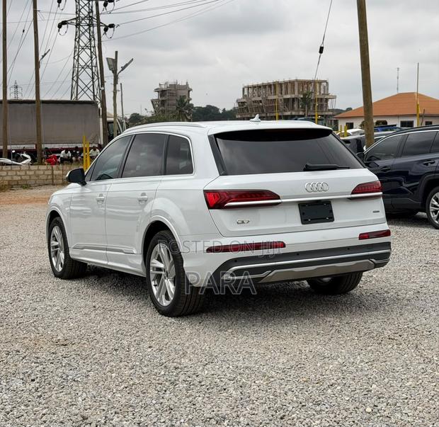 Audi Q7 2023 Black