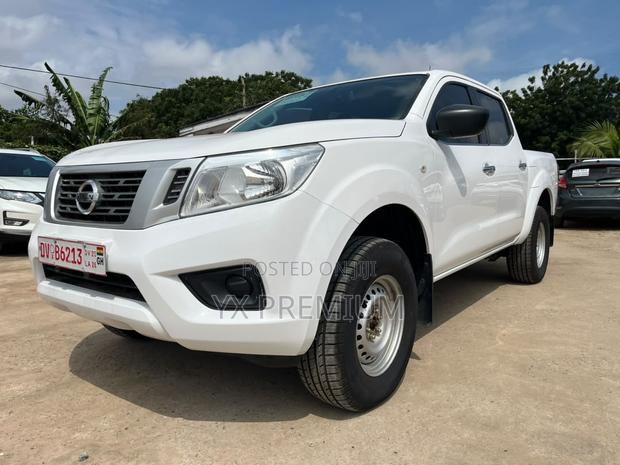 Nissan Navara 2019 White