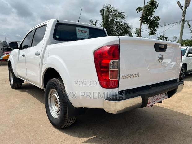 Nissan Navara 2019 White
