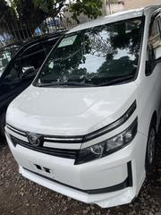 Toyota Voxy X C Package 2WD 8-Seater 2017 White for sale
