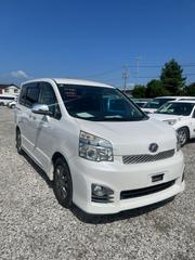 Toyota Voxy ZS 2WD 7-Seater 2013 White for sale