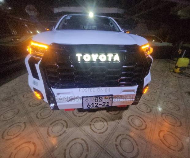 Toyota Hilux Revo Double Cab Petrol 2.7 AWD 2021 White