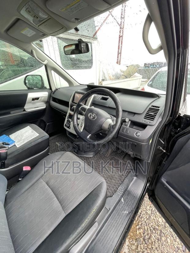 Toyota Voxy ZS 2WD 7-Seater 2011 Black