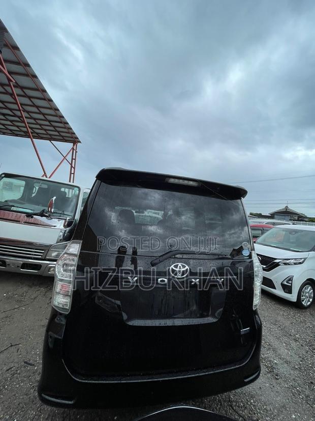 Toyota Voxy ZS 2WD 7-Seater 2011 Black