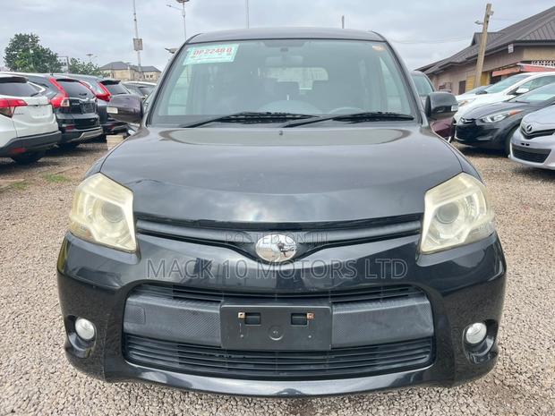 Toyota Sienta 1.5 FWD 2013 Black