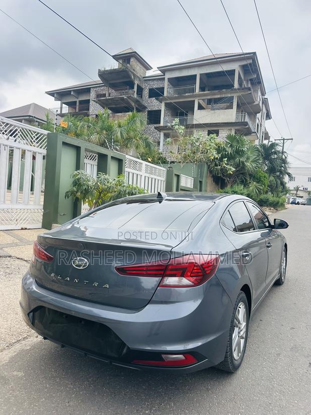 Hyundai Elantra SE 2020 Gray