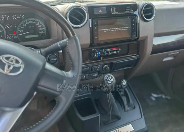 New Toyota Land Cruiser 2022 Gold