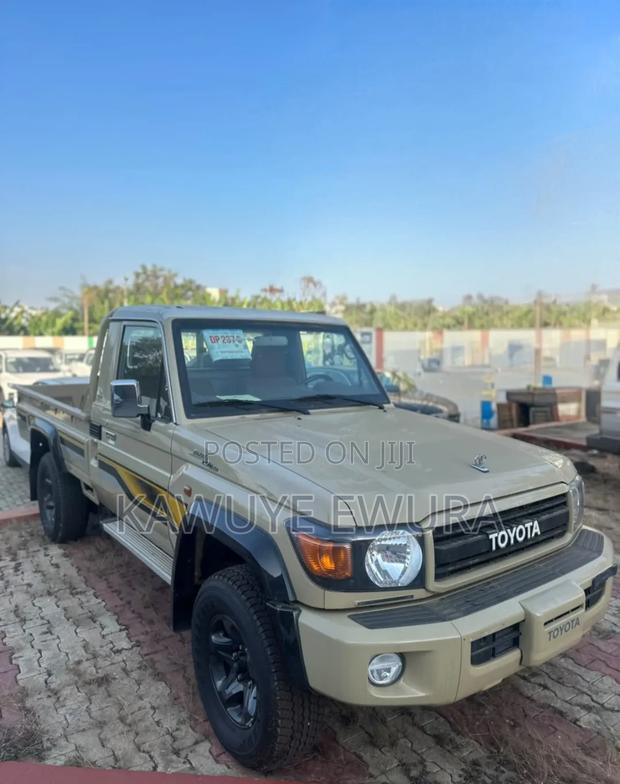 New Toyota Land Cruiser 2022 Gold