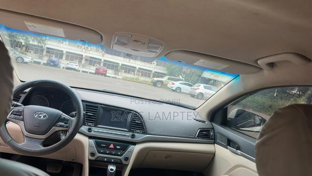 Hyundai Elantra 2017 White