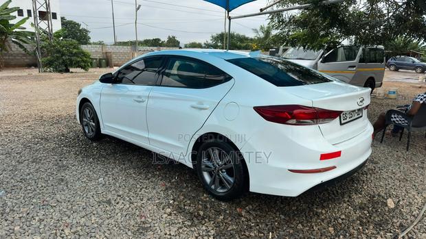 Hyundai Elantra 2017 White