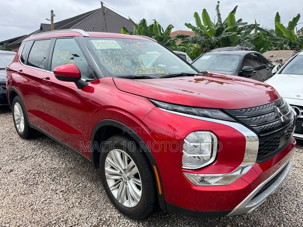 Mitsubishi Outlander SE Special Edition 2023 Red