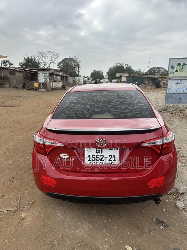 Toyota Corolla 2015 Red